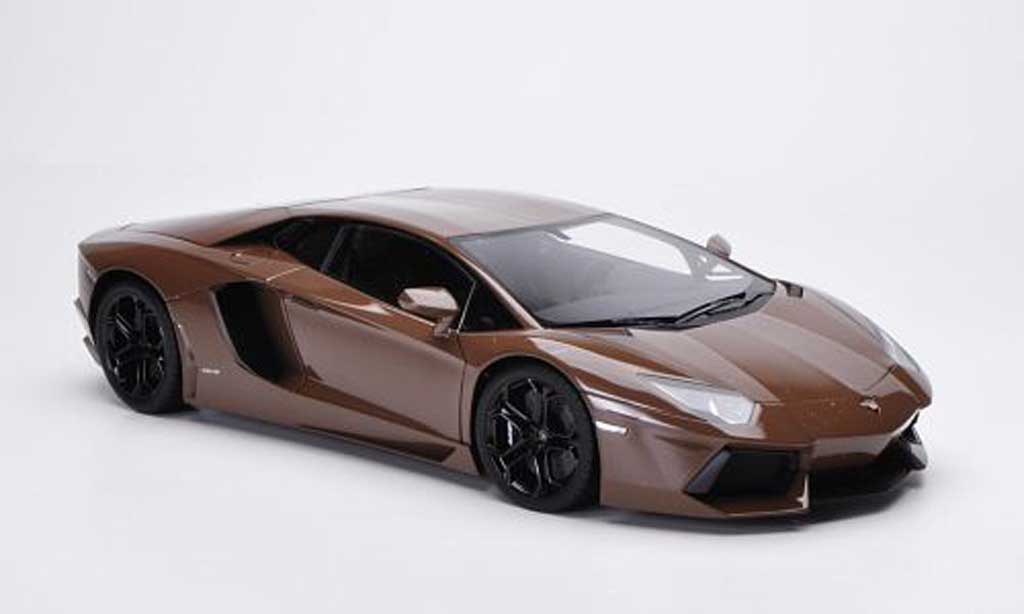 Lamborghini Aventador LP700-4 1/18 FrontiArt LP700-4 bruin 2011 modelauto