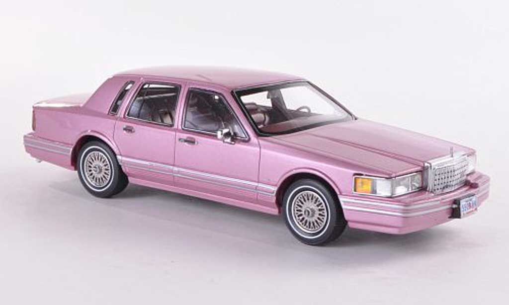 Lincoln Town Car 1990 1/43 American Excellence 1990 flieder limitierte Auflage 300 Stuck 1990 modelauto