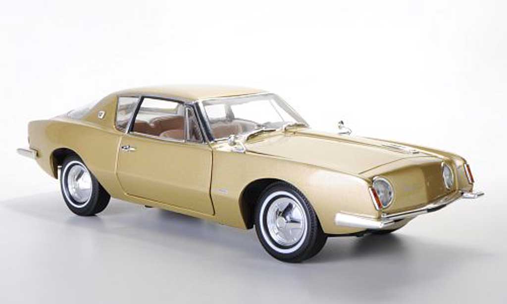 Studebaker Avanti 1/18 Signature beige 1963 modelauto