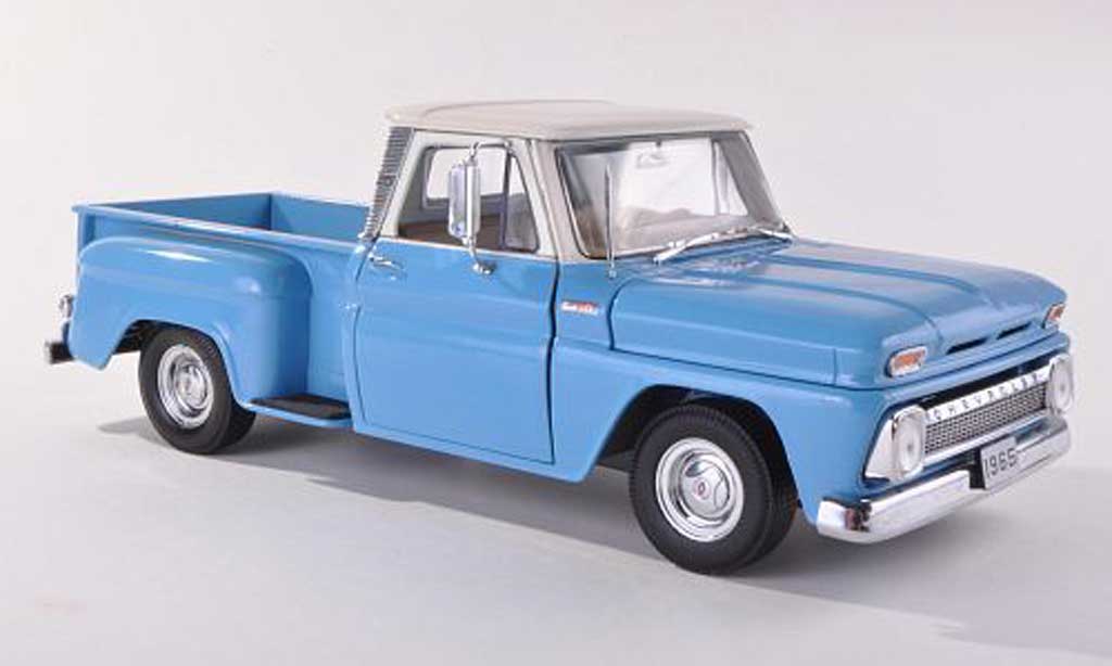 Chevrolet C-10 1/43 Sun Star Pick Up Stepside clair-blauw / beige modelauto
