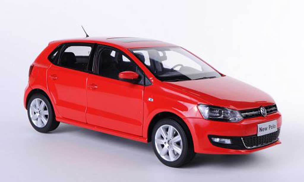 Volkswagen Polo 1/18 Paudi V rood Asien-Version 2011 modelauto