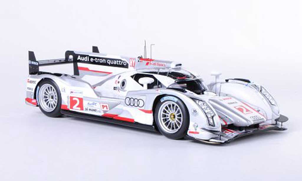 Audi R18 e-tron 1/43 Spark e-tron quattro No.2 Capello / Kristensen / McNish 24h Le Mans 2012 modelauto