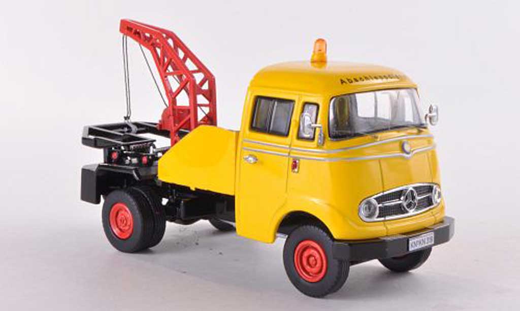 Mercedes L319 1/43 Premium ClassiXXs L 319 Abschleppwagen geel modelauto
