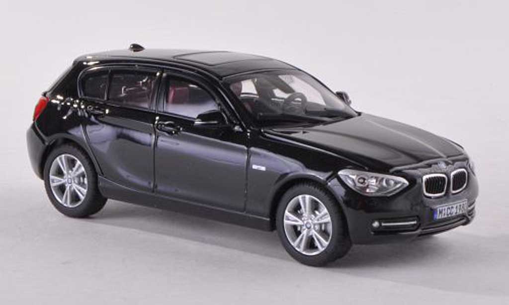 Bmw 118 F20 1/18 Paragon F20 i zwart modelauto