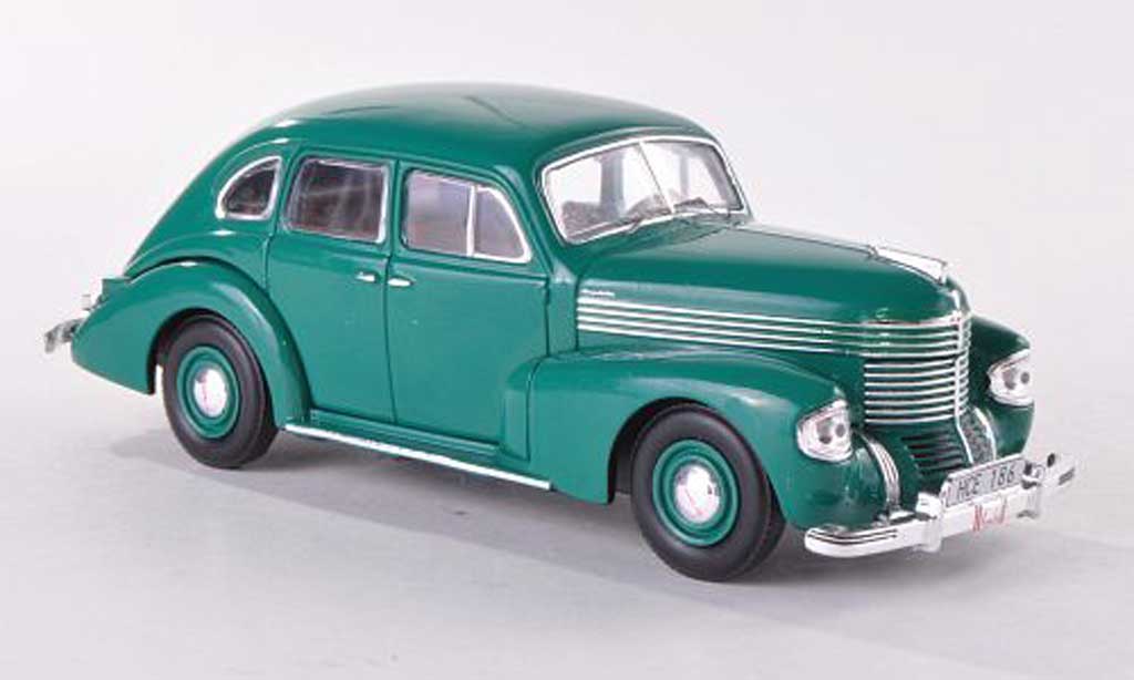 Opel Kapitan 1/43 IXO grun 4-Turer 1939 modelauto