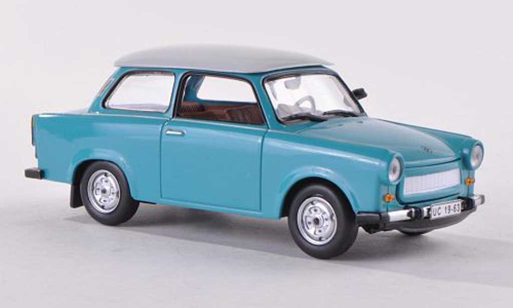 Trabant 601 1/43 IST Models blauw/wit modelauto