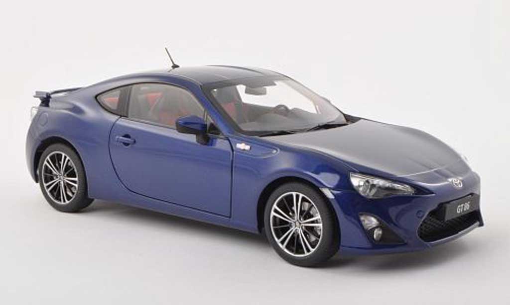 Toyota 86 2012 1/18 Autoart 2012 GT (Europa Version/LHD) zwart-blauw modelauto