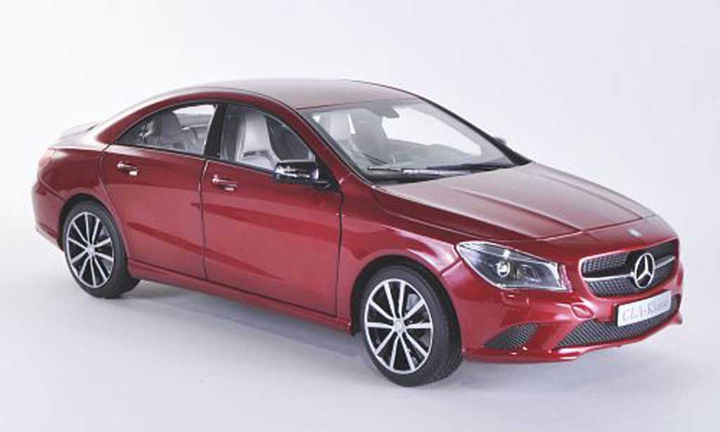 Mercedes CLA 1/18 Norev (C117) rood 2013 modelauto