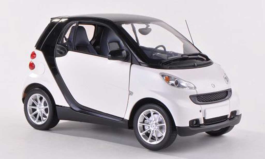 Smart ForTwo 1/18 Minichamps Fortwo Coupe wit/zwart 2007 modelauto