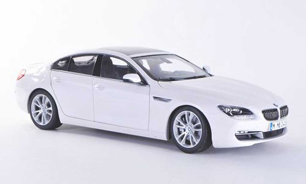 Bmw 640 F06 1/18 Paragon F06 i Gran Coupe wit 2012 modelauto