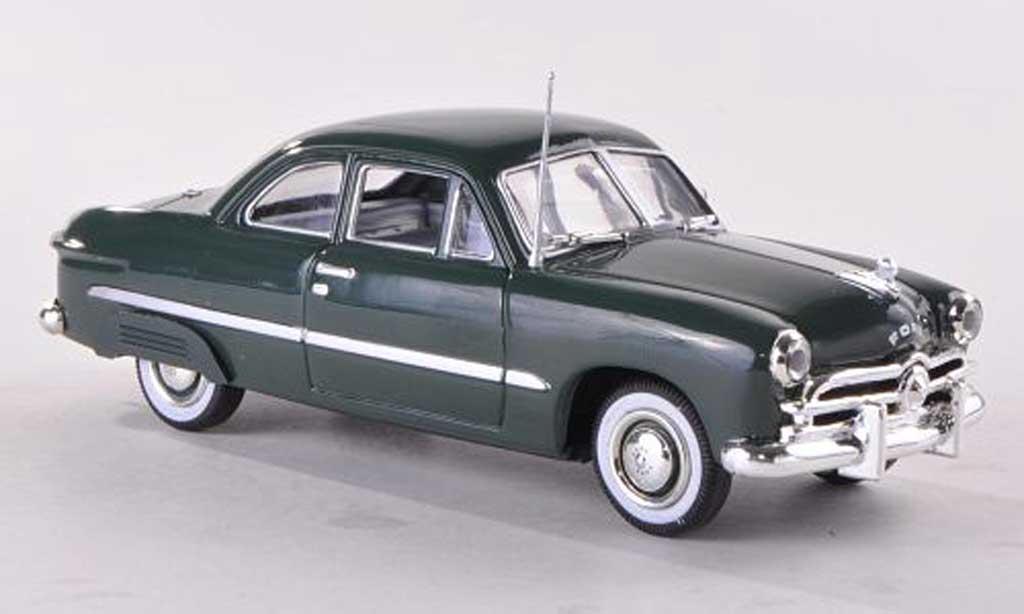 Ford Custom 1949 1/43 American Heritage Models 1949 2-Door Coupe grun mit hinteren Kotflugelabdeckungen modelauto