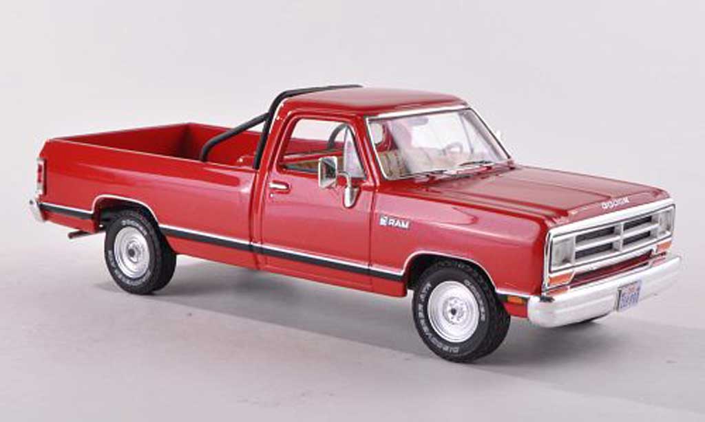 Dodge RAM 1/18 Premium X Pick Up rood 1987 modelauto