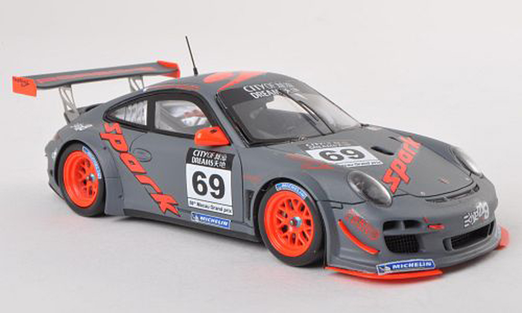 Porsche 997 GT3 1/43 Spark GT3 R 2012 No.69 GT Cup Macau R.Dumas modelauto