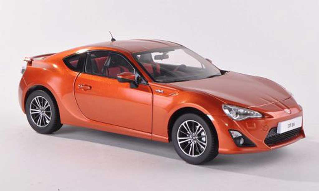 Toyota 86 2012 1/18 Century Dragon 2012 GT oranje modelauto