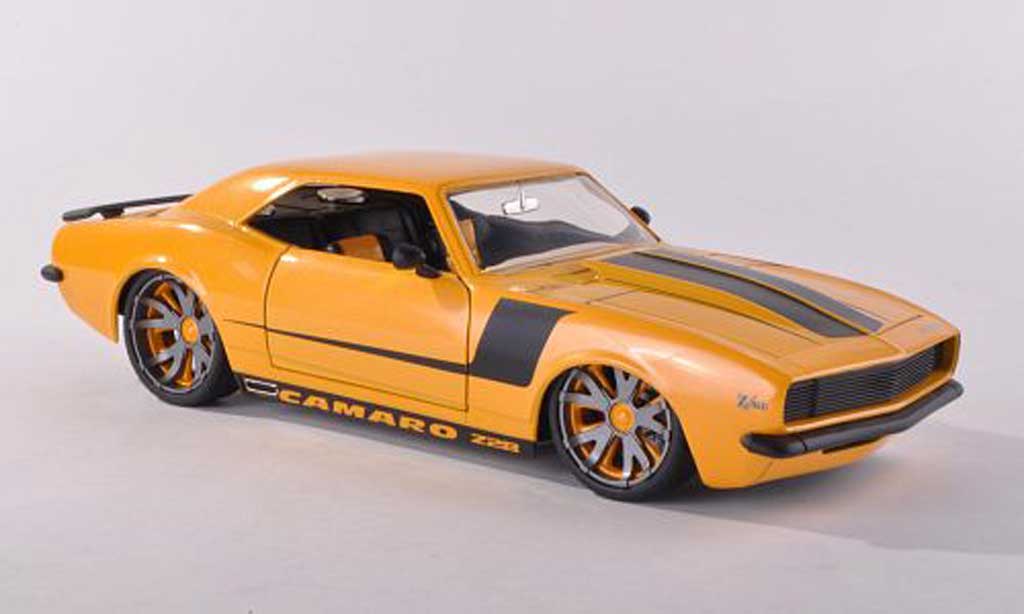 Chevrolet Camaro Z28 1/18 Jada Toys Z28 geel avec zwartem Streifen 1968 modelauto