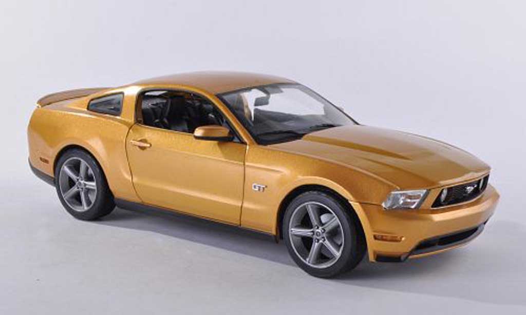 Ford Mustang 2010 1/18 Greenlight 2010 GT dore modelauto