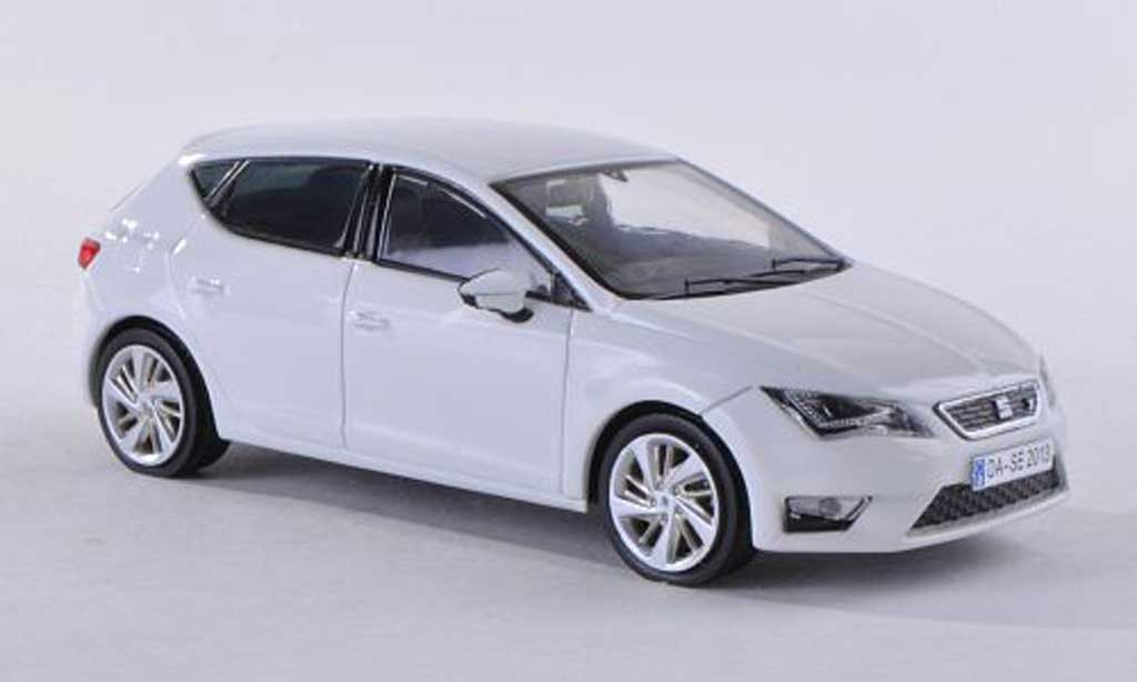 Seat Leon 1/43 Seat wit 2012 modelauto