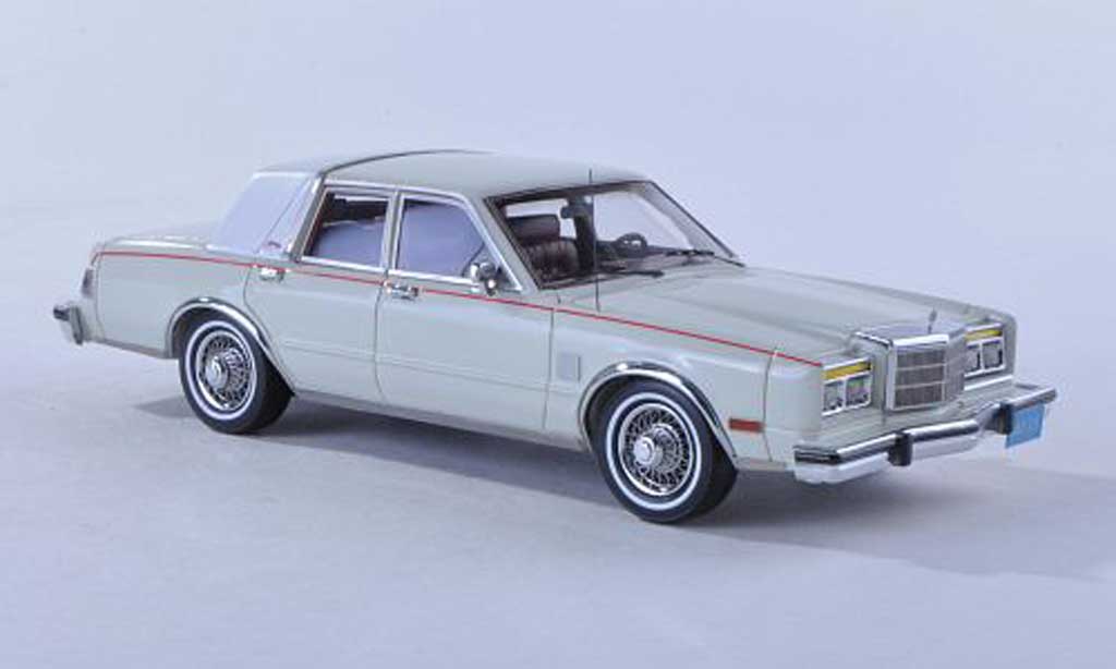 Chrysler Fifth Avenue 1/43 Matrix wit modelauto