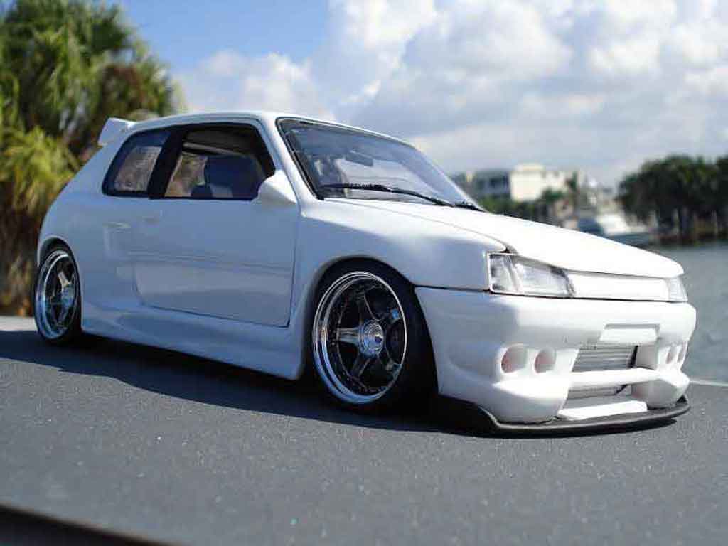 Peugeot 205 GTI 1/18 Solido GTI kit carrosserie modelauto
