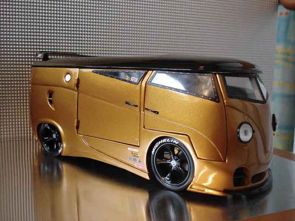 Volkswagen Combi Base techart rs 1/18 Solido