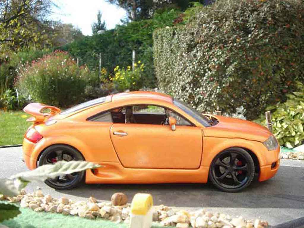 Audi TT coupe oranje tuning jantes techart 1/18 Revell