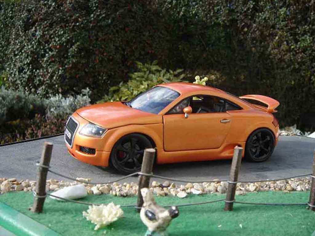Audi TT coupe oranje tuning jantes techart 1/18 Revell