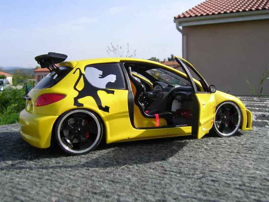 Peugeot 206 WRC tuning geel 1/18 Solido