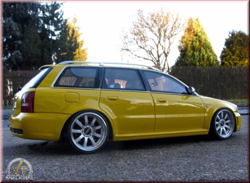 Audi RS4 avant B5 geel jantes audi 19 pouces 1/18 Ottomobile