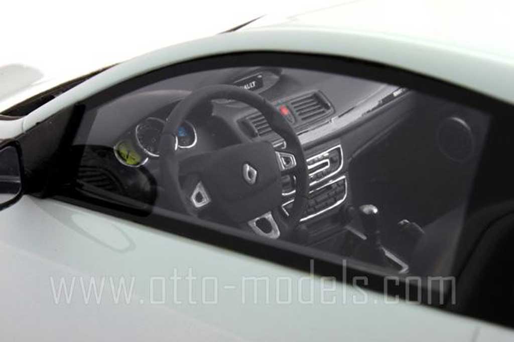 Renault Megane Sport rs 2010 wit 1/18 Ottomobile