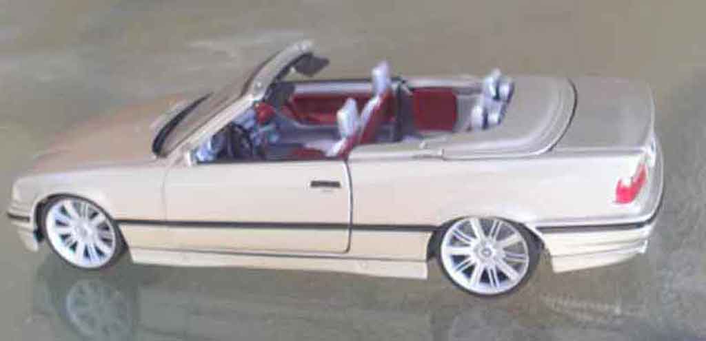 Bmw 325 Cabriolet E36 jantes 645i 1/18 Maisto