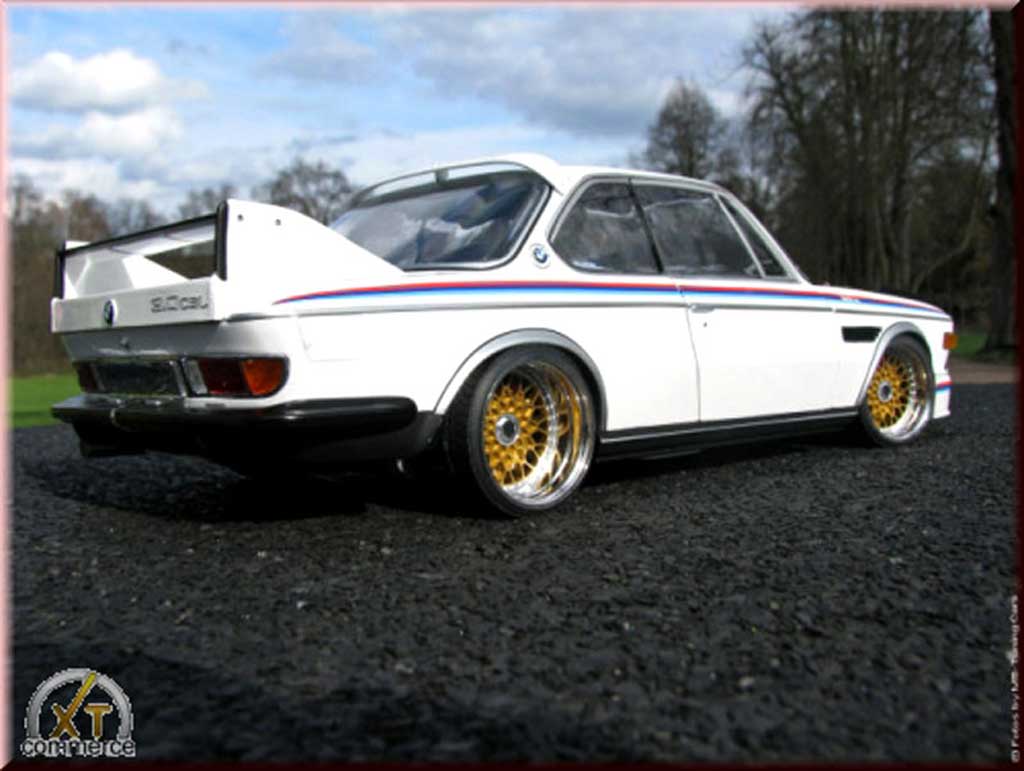 Bmw 3.0 CSL wit kit deco l 1/18 Autoart
