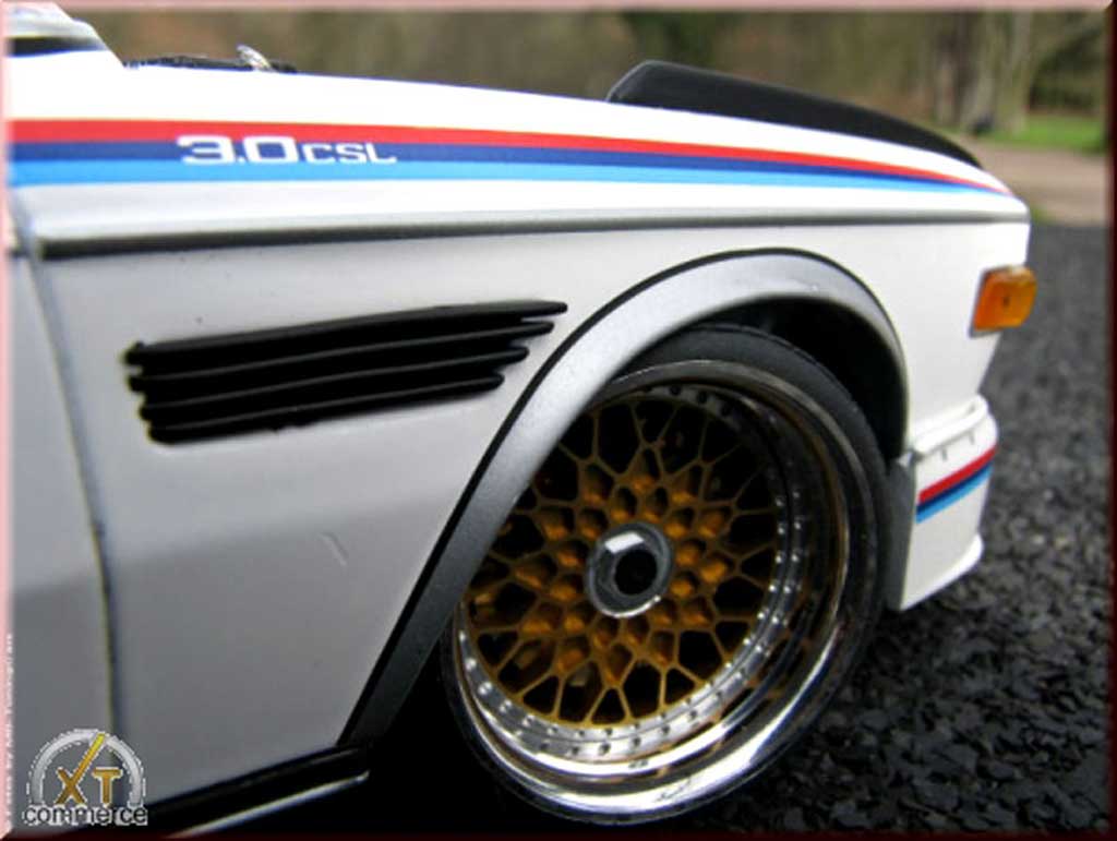 Bmw 3.0 CSL wit kit deco l 1/18 Autoart