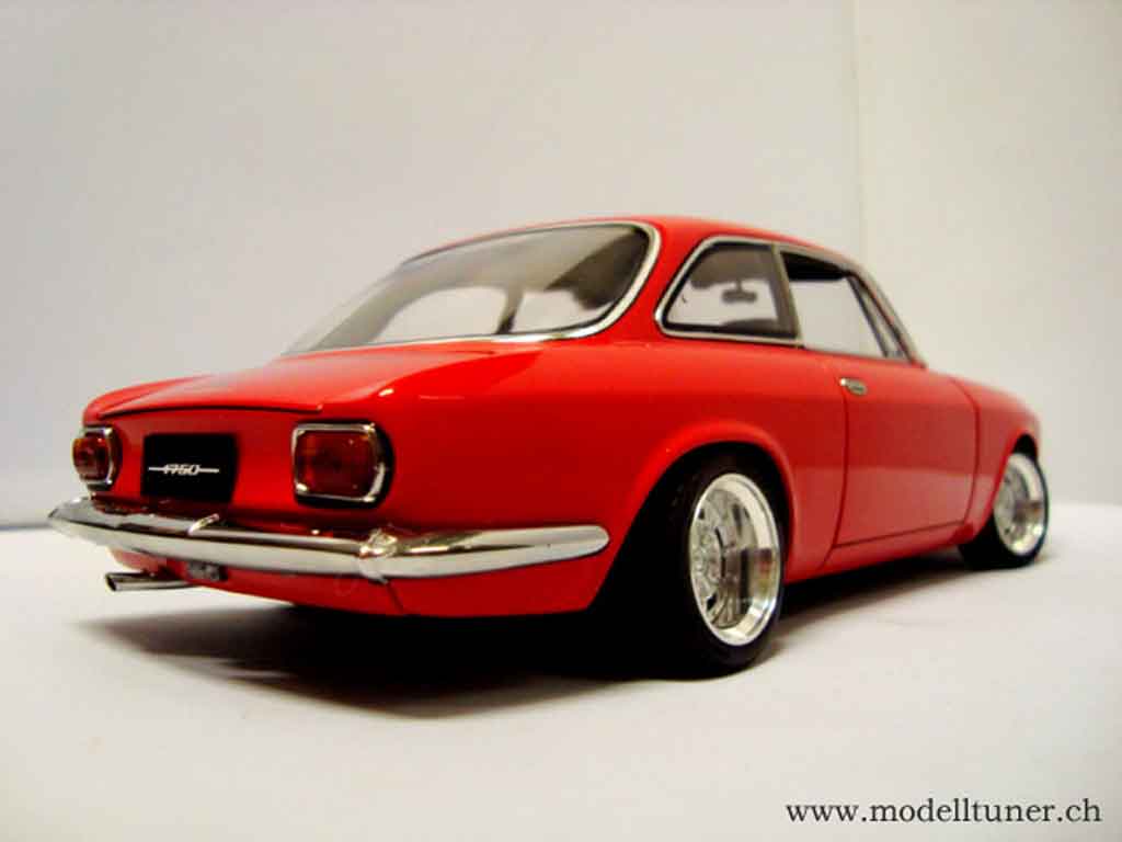 Alfa Romeo 1750 gtv 1967 rood jantes alu 13 pouces 1/18 Autoart