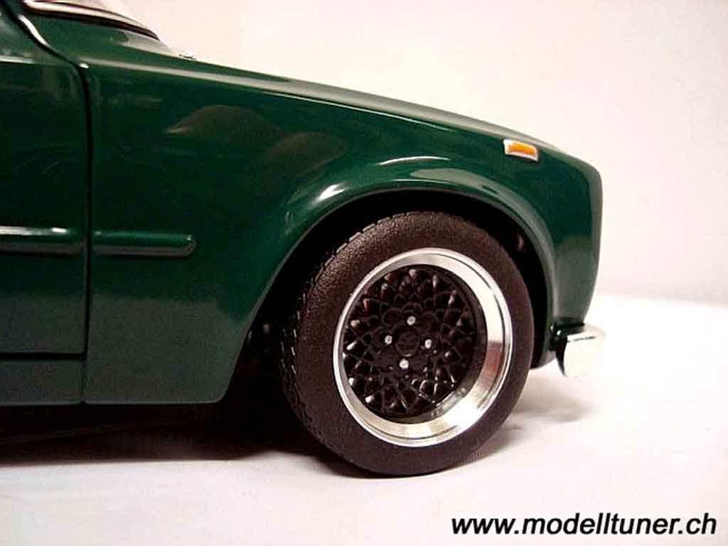 Alfa Romeo Giulia 1300 super 1971 1/18 Minichamps