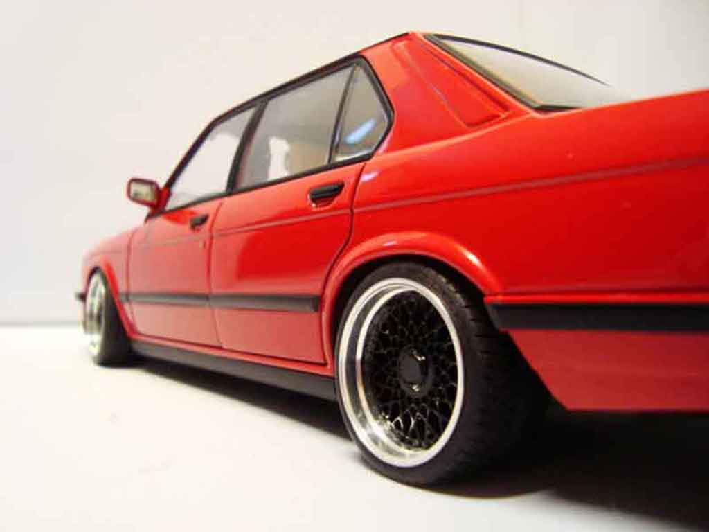 Bmw M5 tuning E28 rood jantes bbs 17 pouces 1/18 Autoart