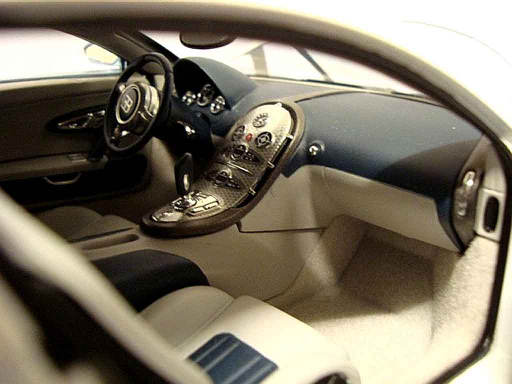 Bugatti Veyron coupe 16.4 perle blauw 1/18 Autoart