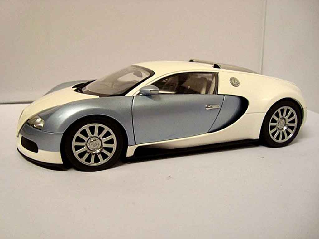 Bugatti Veyron coupe 16.4 perle blauw 1/18 Autoart