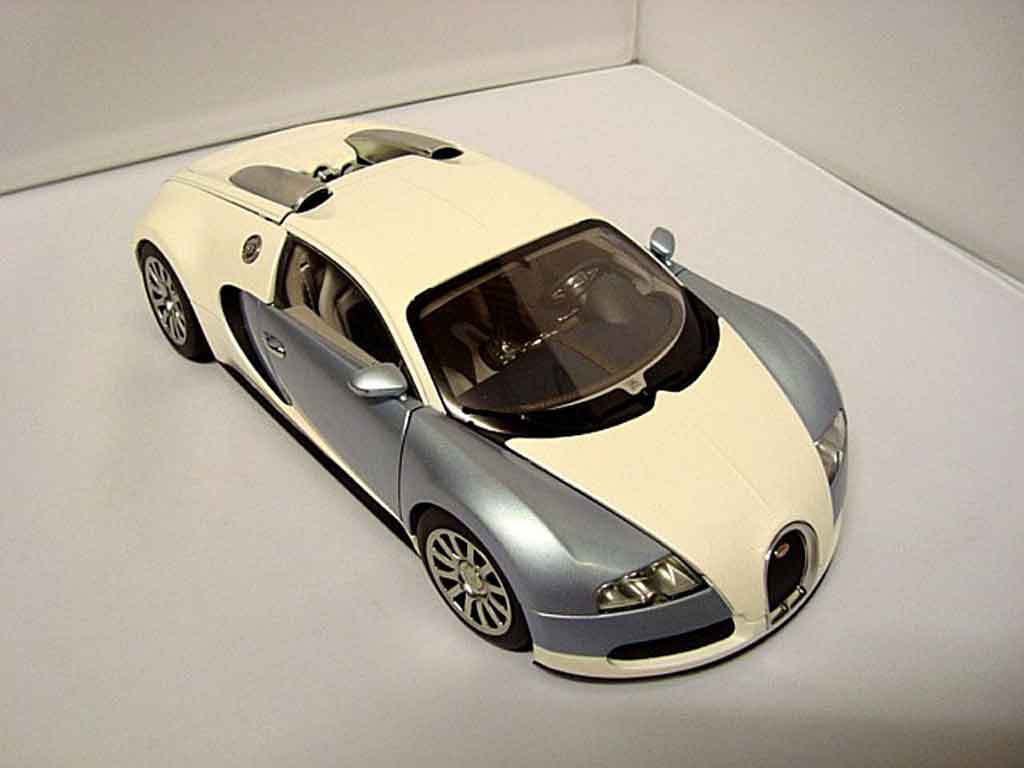 Bugatti Veyron coupe 16.4 perle blauw 1/18 Autoart
