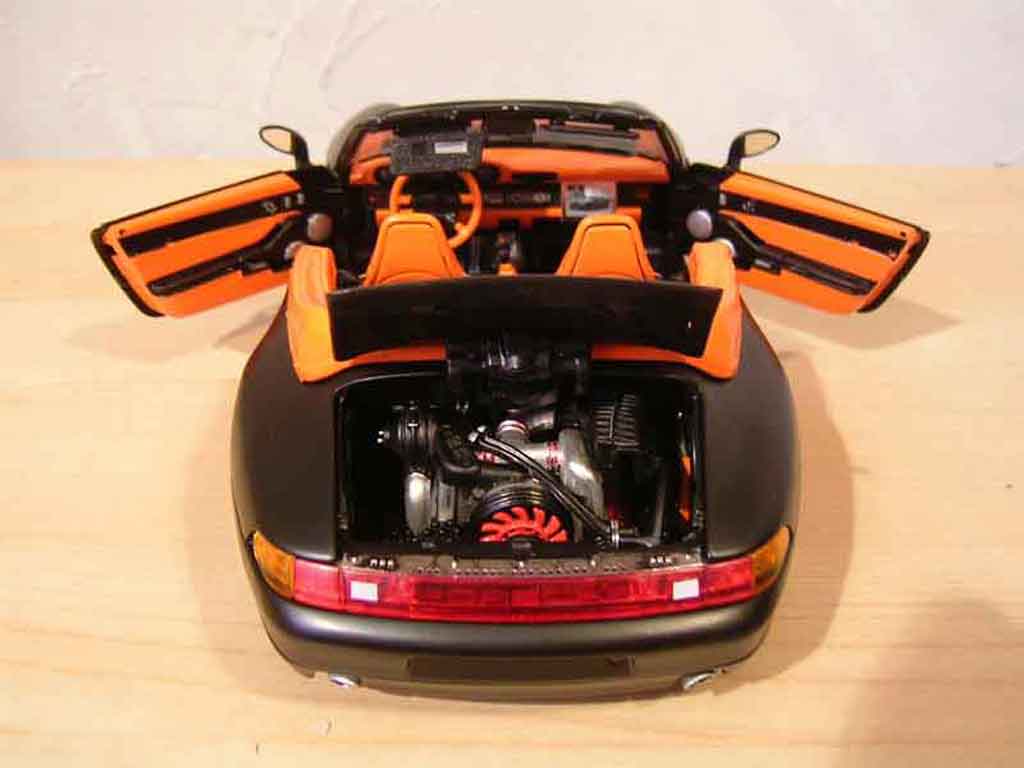 Porsche 911 S Cabriolet Carrera zwart 1/18 Burago