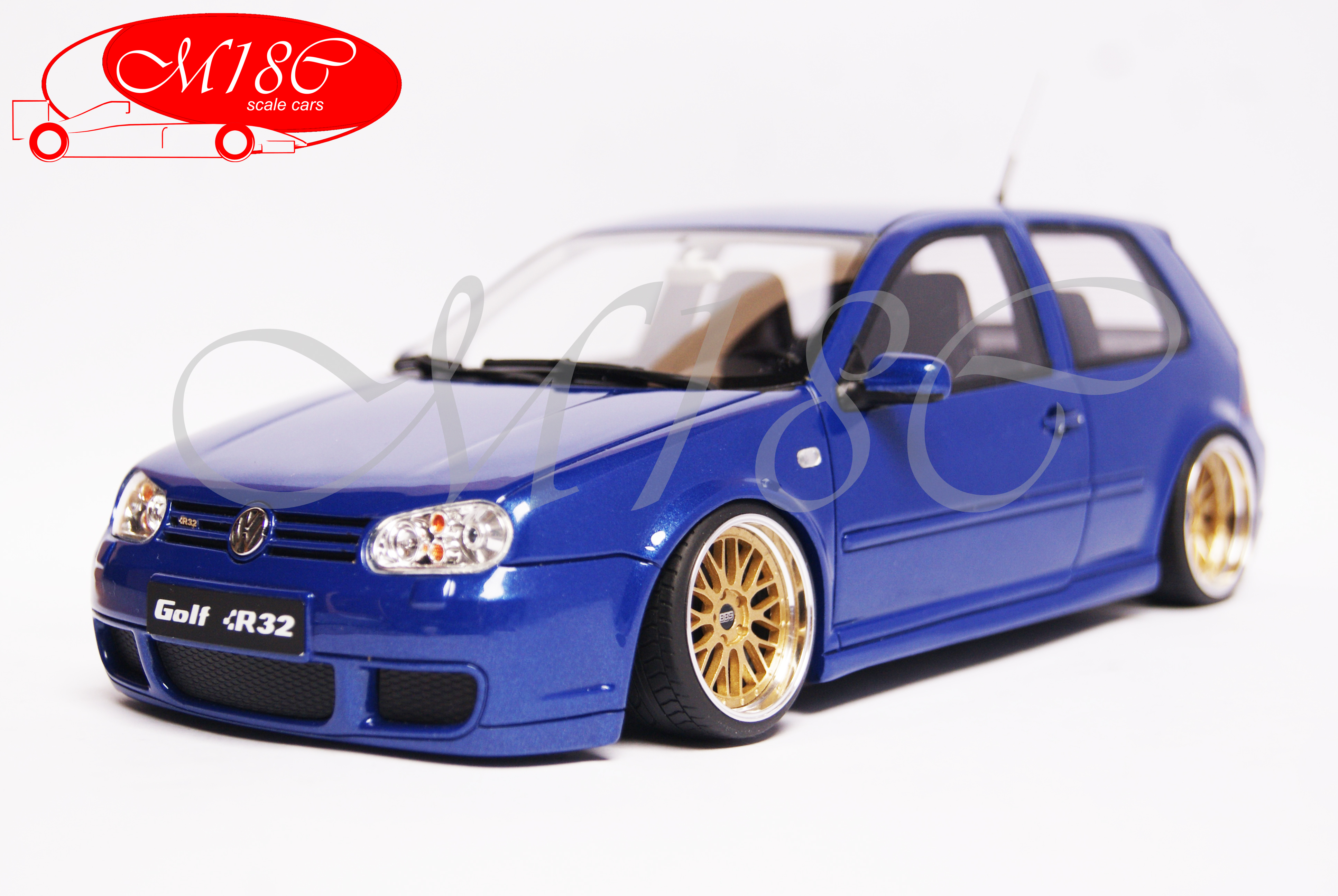 Volkswagen Golf IV R32 1/18 Ottomobile IV R32 blauw jantes BBS 19 pouces bords larges modelauto