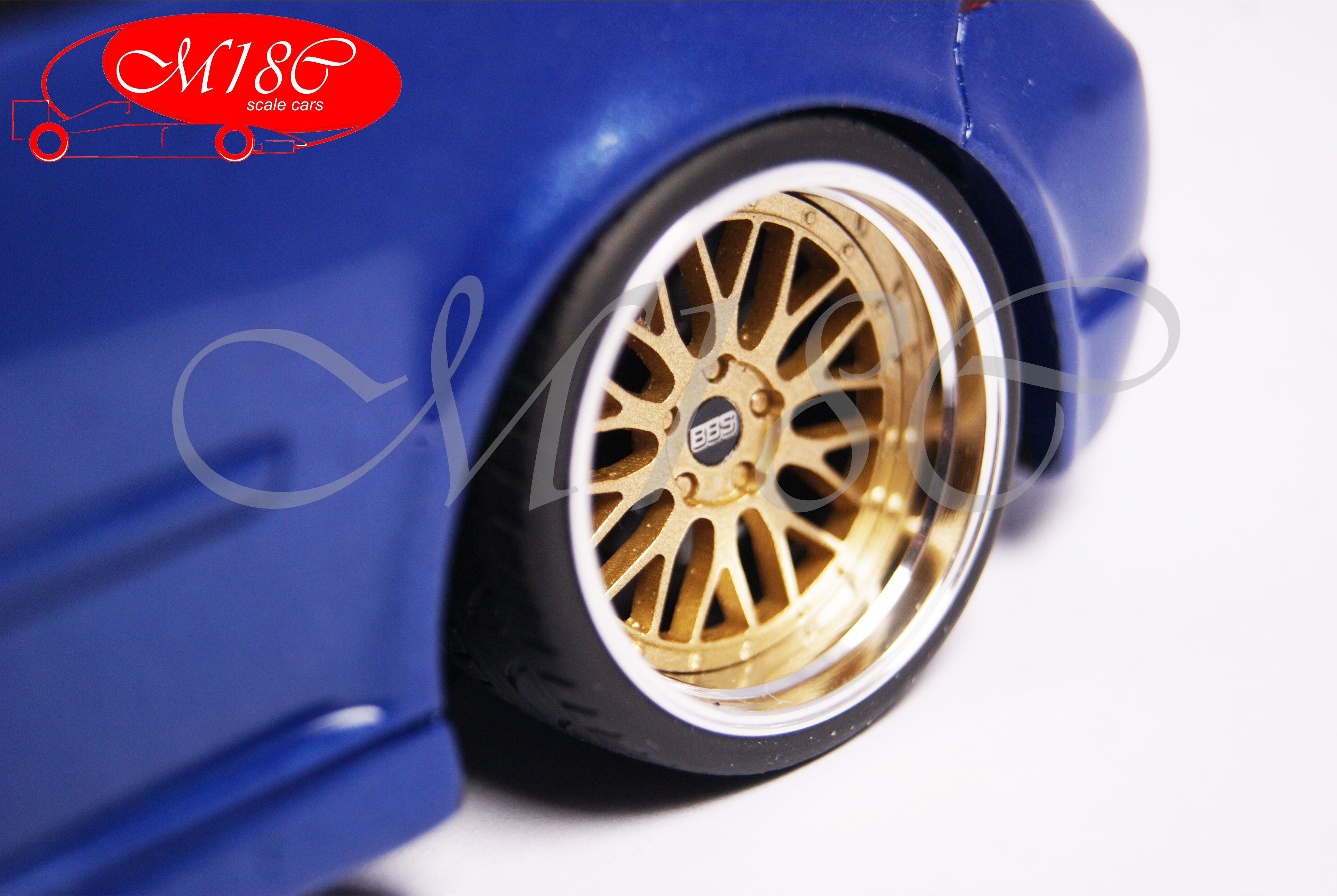 Volkswagen Golf R32 blauw jantes BBS 19 pouces bords larges 1/18 Ottomobile