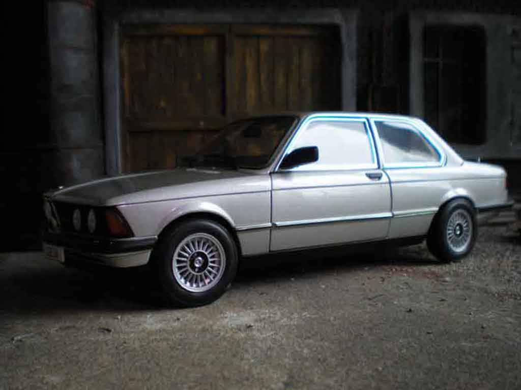 Bmw 323 coupe e21 grijs zilver polaris grijs 1977 1/18 Autoart