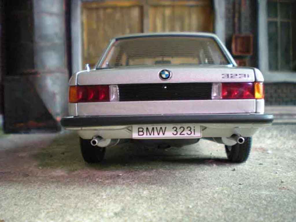 Bmw 323 coupe e21 grijs zilver polaris grijs 1977 1/18 Autoart
