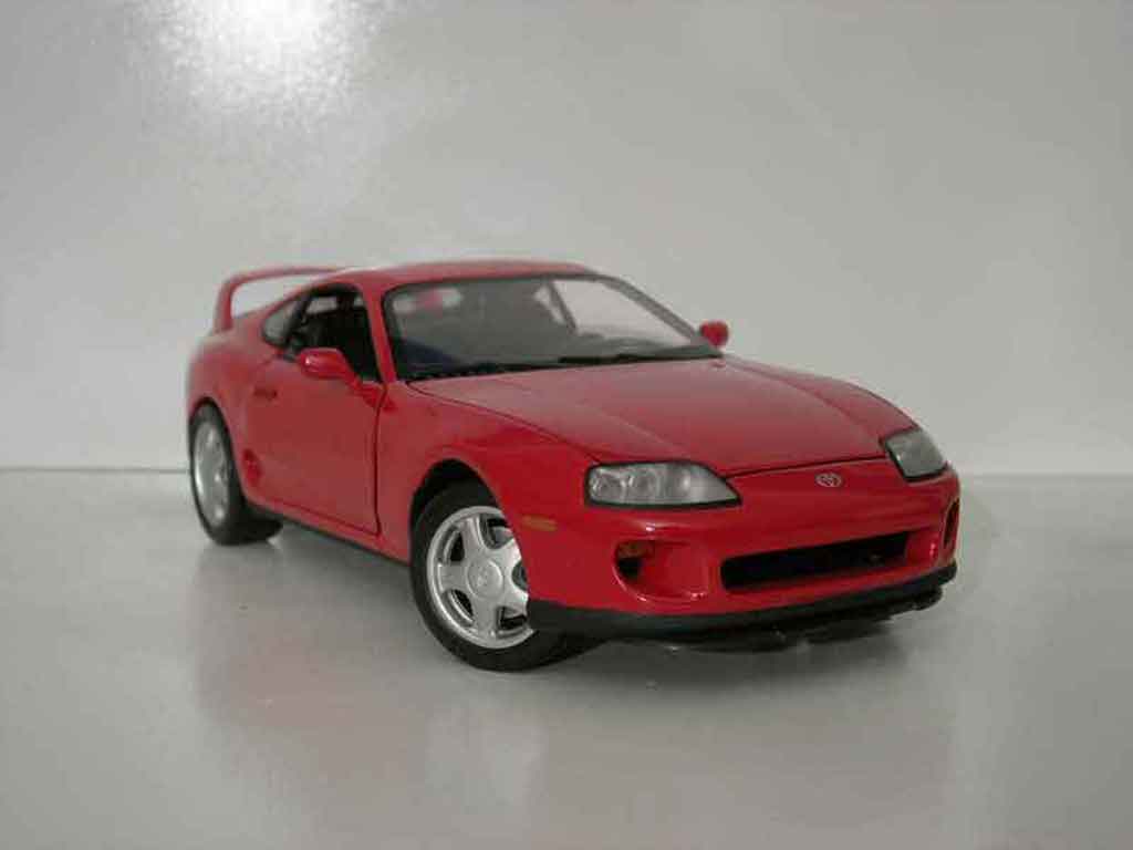 Toyota Supra Base mkiv rood 1/18 Kyosho