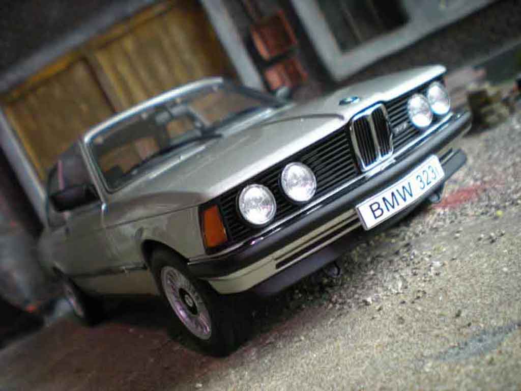 Bmw 323 1/18 Autoart e21 grijs zilver polaris grijs 1977 modelauto