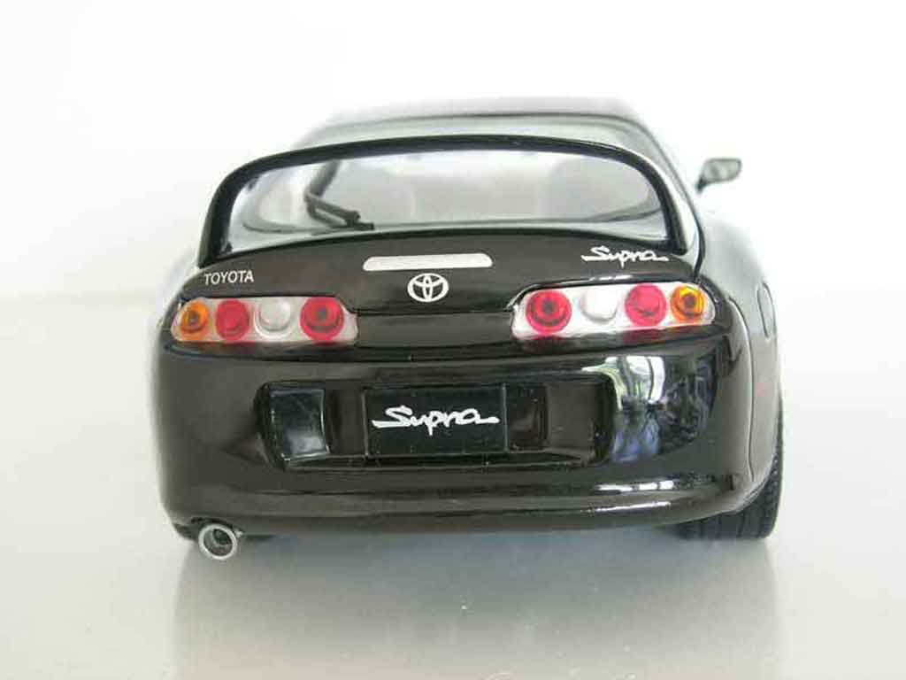 Toyota Supra Base zwart 1/18 Kyosho