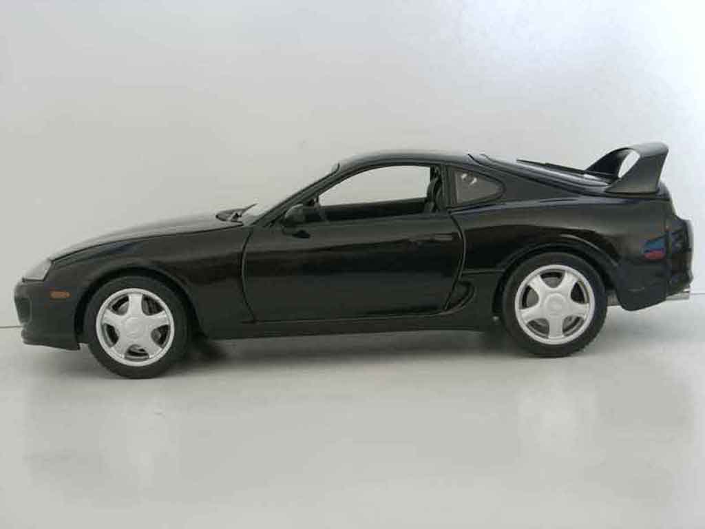 Toyota Supra Base zwart 1/18 Kyosho