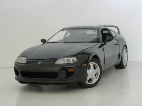 Toyota Supra 1/18 Kyosho zwart modelauto