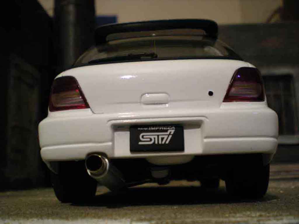 Subaru Impreza STI jdm wit 1/18 Autoart