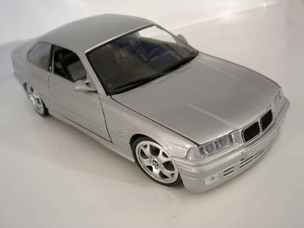 Bmw X5 E36 coupe grijs jantes bmw x5 1/18 Ut Models